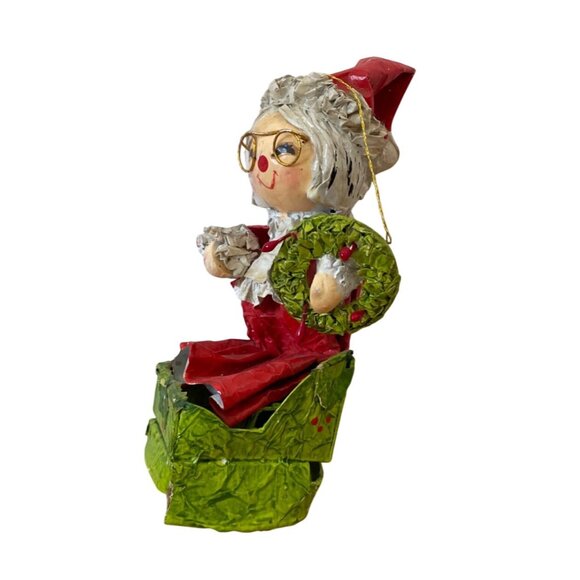 Vintage Paper Mache Mrs Santa Claus Christmas Figurine w Wreath Glasses 6 in MCM - Picture 2 of 8